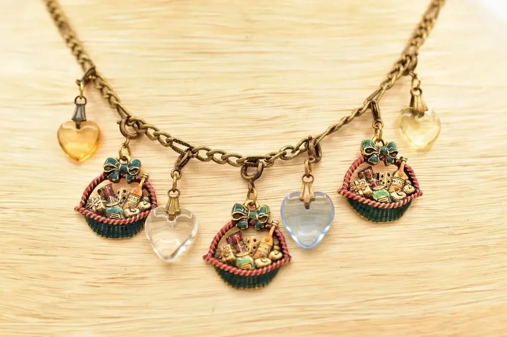 Anna Koplik Vintage Charm Necklace Collar Picnic Basket Wine Heart Signed BinBL